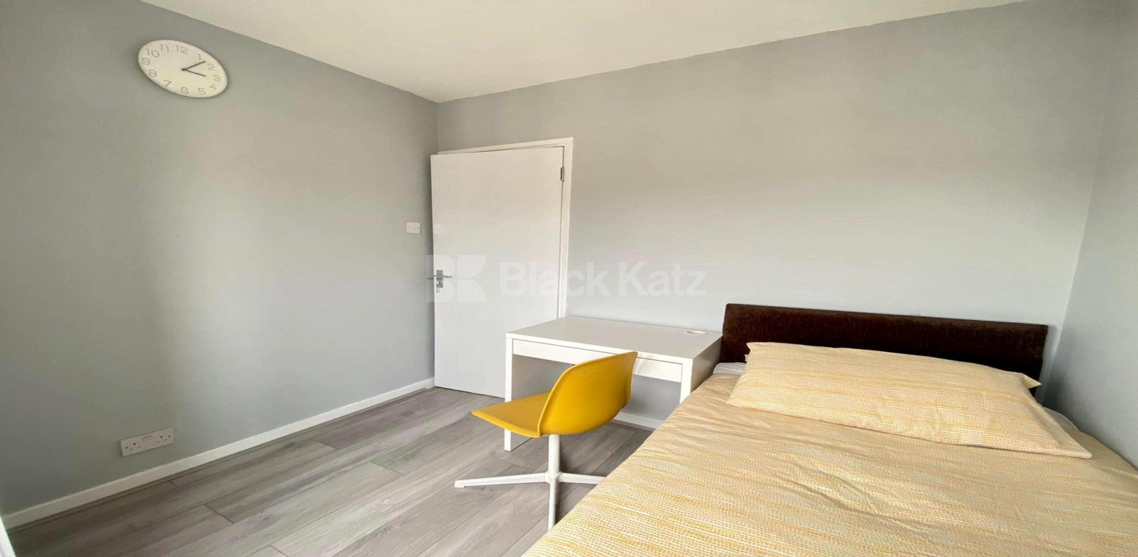 			4 Bedroom, 1 bath, 1 reception Apartment			 Hamlets Way, Mile End E3